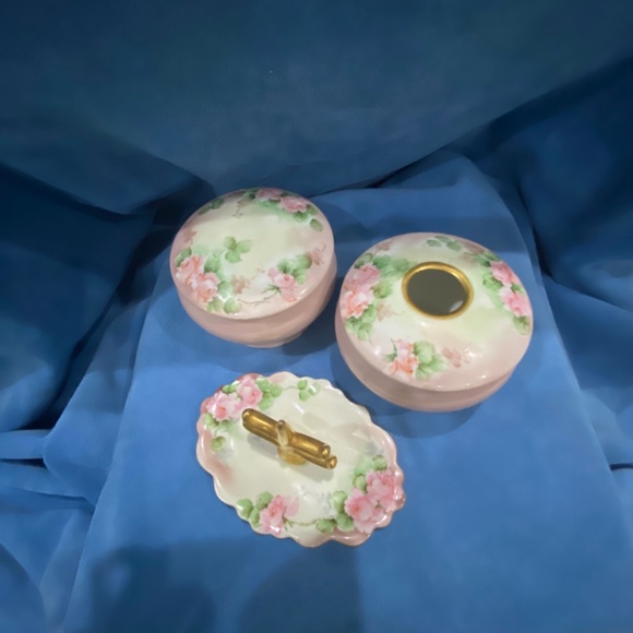 Vintage, ceramic hand painted, 3 piece vanity set. - Picture 2 of 15